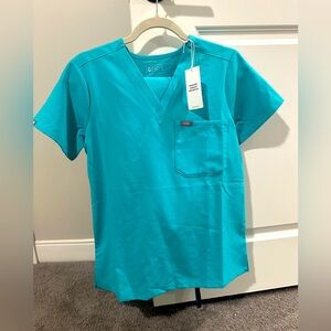 Brand new with tags teal women’s Figs